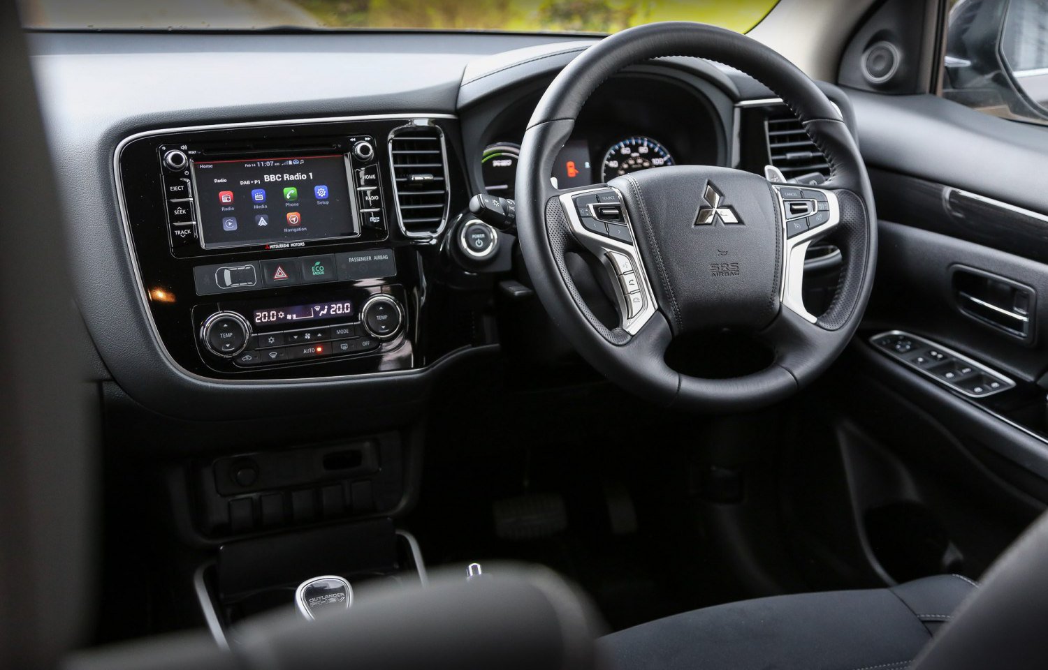 Mitsubishi Outlander technical specifications and fuel economy